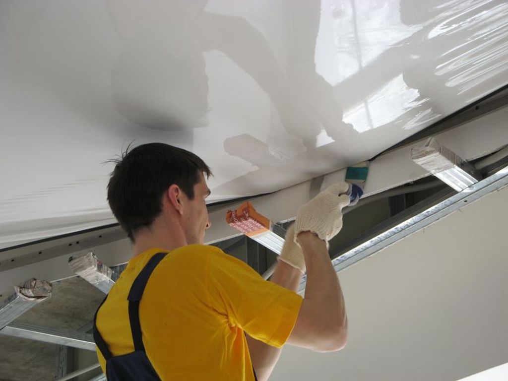 установка потолка